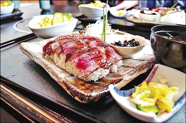 前澤牛排蓋飯，入口即化的口感讓人難以忘懷。