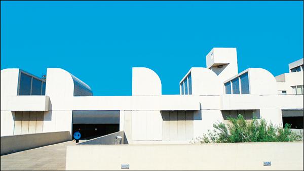 米羅基金會美術館屋頂有著特殊的建築結構。