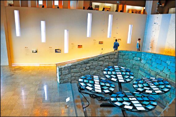 晉州博物館展場設計現代化，動線流暢。