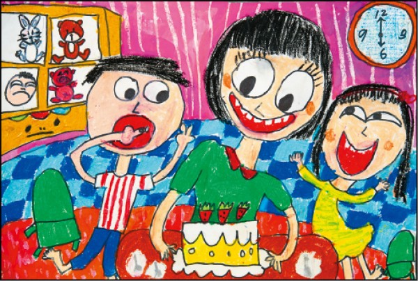 低年級組優選：陳品言 作品名稱：跟媽媽吃母親節蛋糕