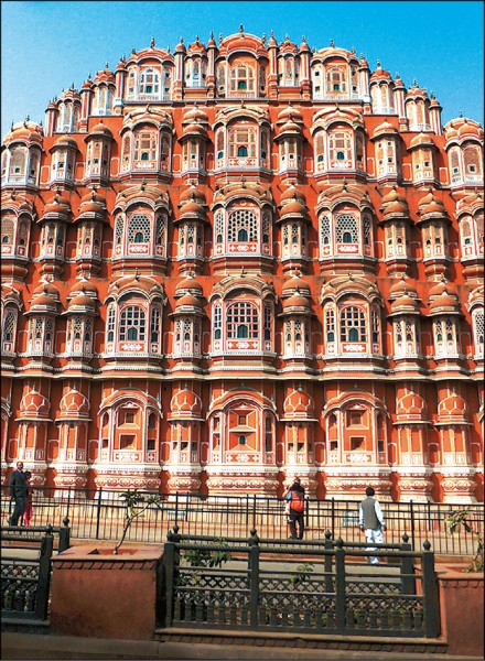 齋浦爾最知名的景點就是名為「風之宮殿」的牆。