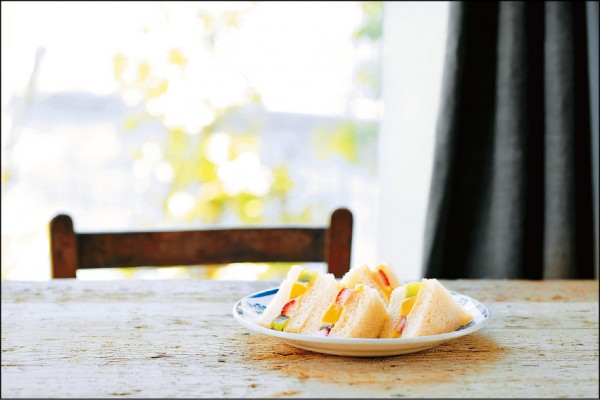 水果卡士達三明治