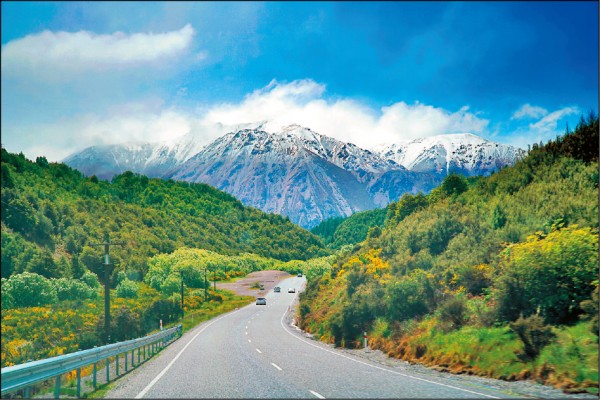 南阿爾卑斯山壯麗的景致。