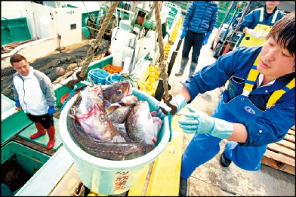 汙染的環境生產的食品必有汙染。（資料照，路透社）