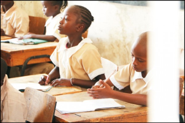 10%非洲女孩輟學的原因是缺乏衛生棉。