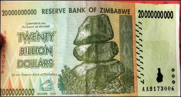 買張200億元的辛巴威鈔票當億萬富翁。