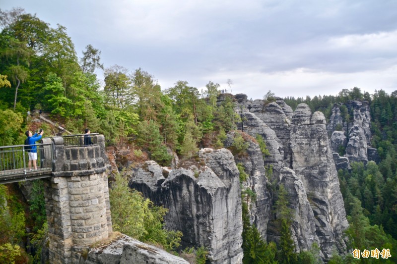 獨特石林景觀著稱的巴斯泰可說是人氣No.1的必訪景點。（記者莊士賢攝）