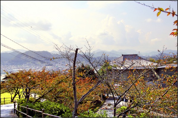 千光寺公園內的尾道市立美術館，是安藤忠雄的作品。