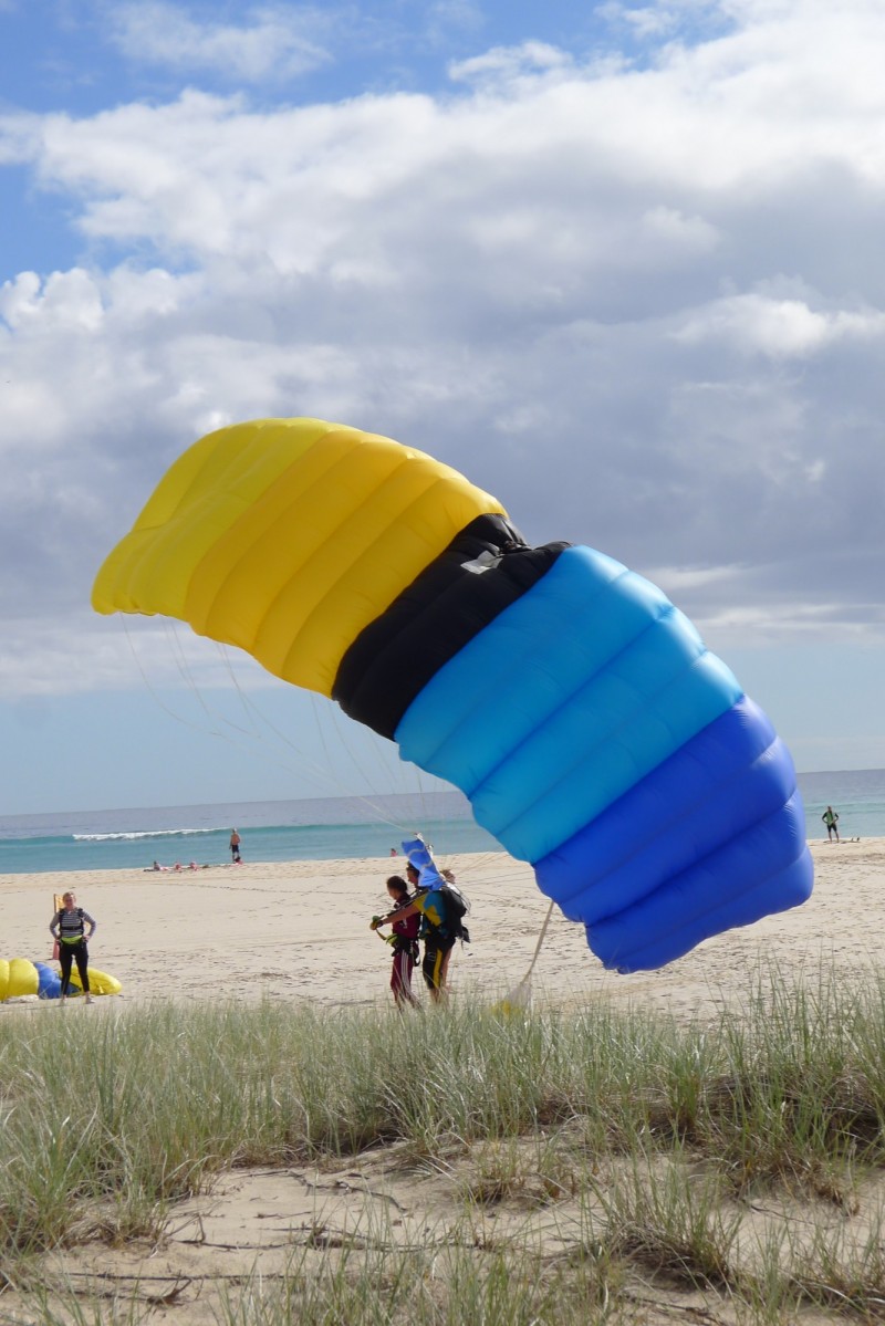 人生刺激體驗高空跳傘 自由藝文網