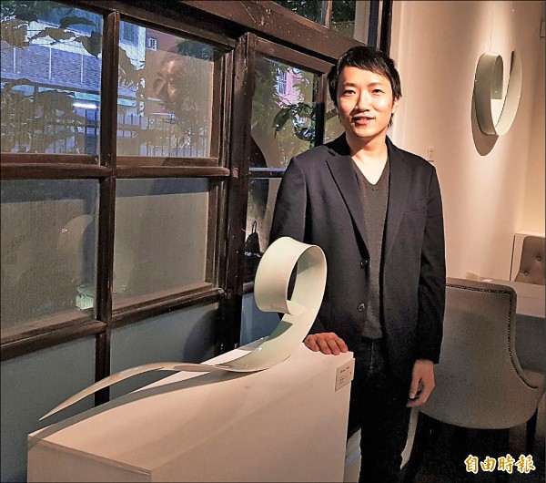 藝術文化 颪吹動優雅的藍旅台日本陶藝家木野智史個展 自由藝文網 藝術文化 颪吹動優雅的藍旅台日本陶藝家木野智史個展 自由藝文網