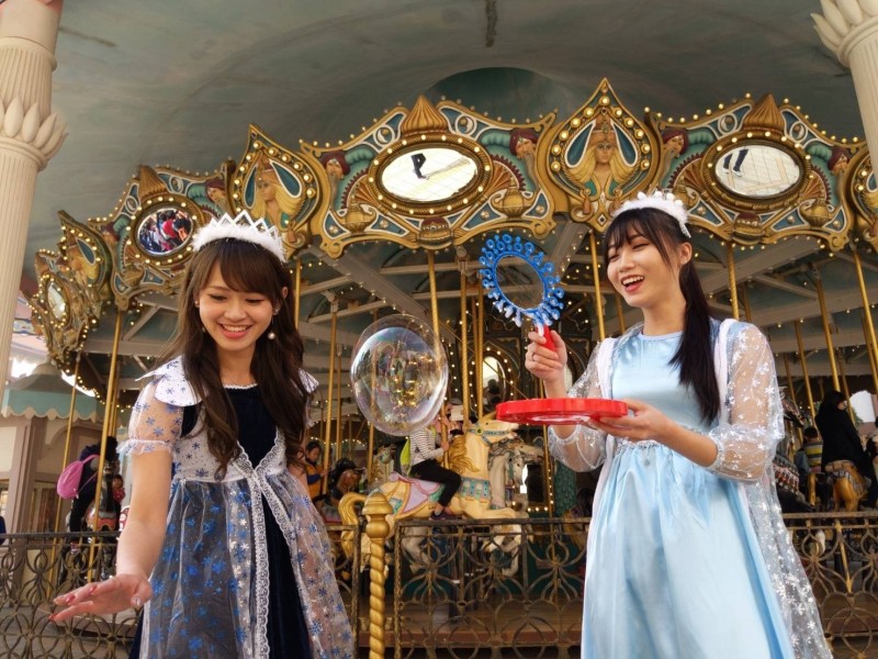 甜蜜魔宮帶領遊客進入「公主的泡泡夢境」，全新奇幻的必拍景點是熱門拍照點。（六福村提供）