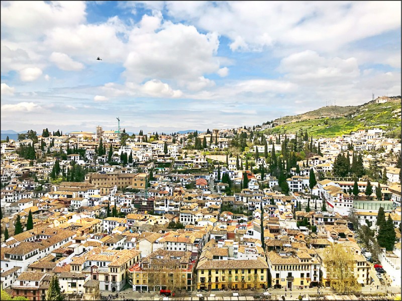 從阿蘭布拉宮遠眺阿爾拜辛區。