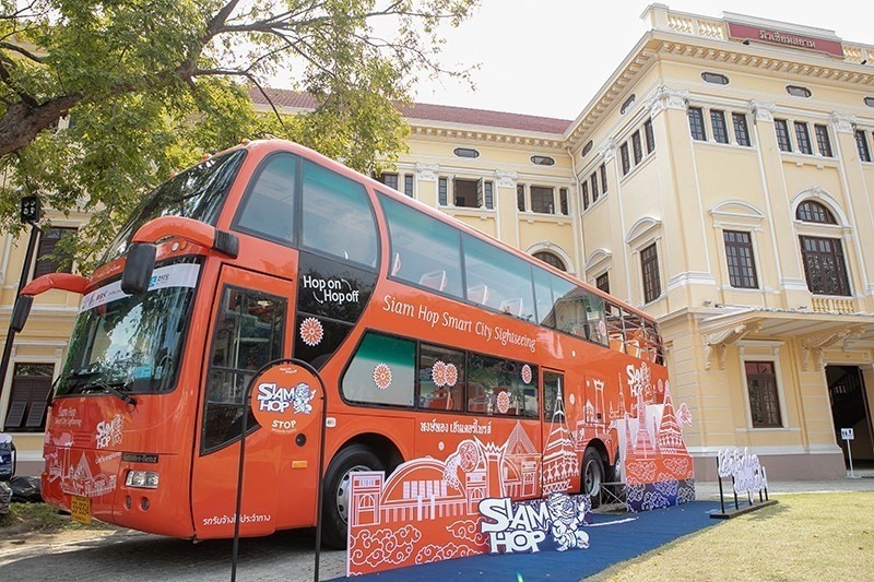 曼谷新推出的觀光旅遊巴士Siam Hop，旅人遊玩曼谷行得更便利。（泰國觀光局提供）