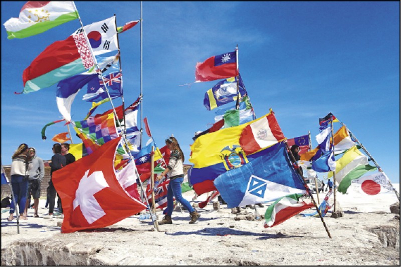 國旗島是知名地標，上面有兩幅台灣的國旗。