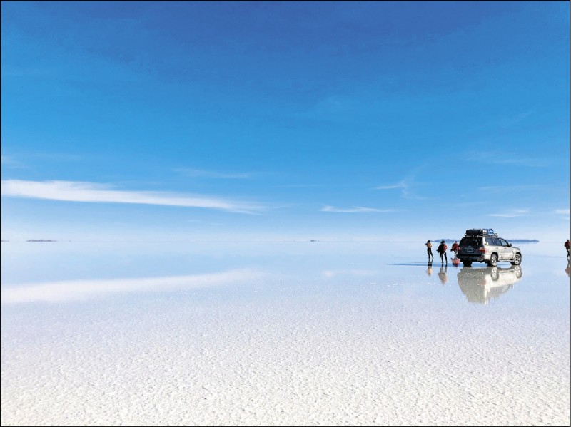 天空之鏡被形容為「最像天堂的地方」。