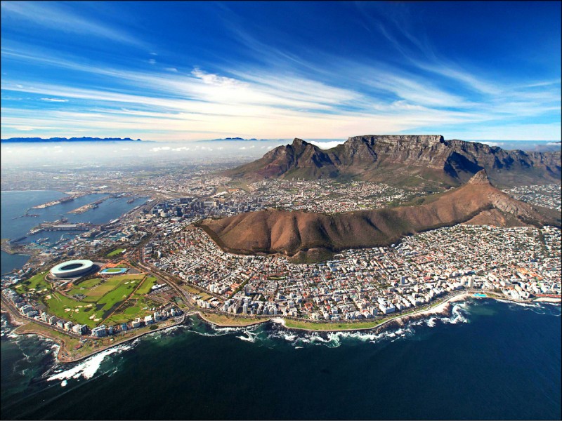 新世界七大自然奇景之一，上帝的餐桌「桌山」。