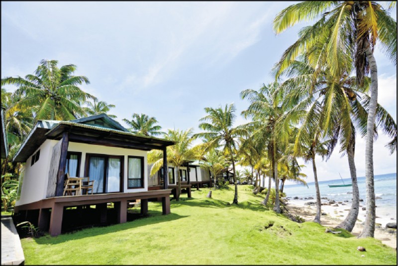 玉米島海灘旁的度假飯店是旅人住宿好選擇，美麗海景近在呎尺。