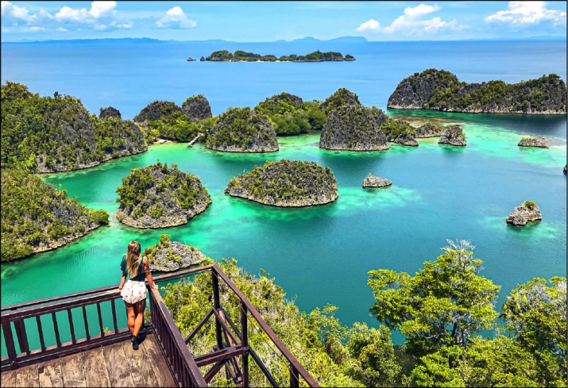 四王群島著名皮亞內莫國家公園，有步道可登高一覽無敵美景。