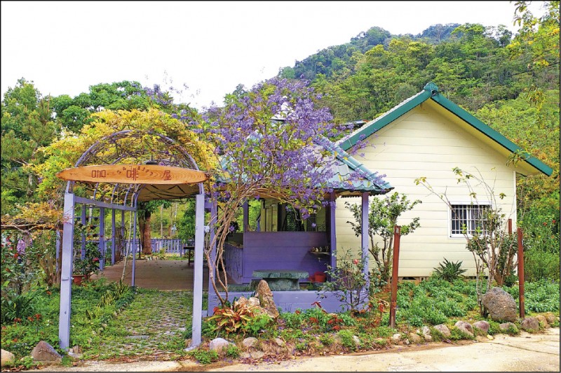 馬武督咖啡以紫色系營造浪漫氛圍。