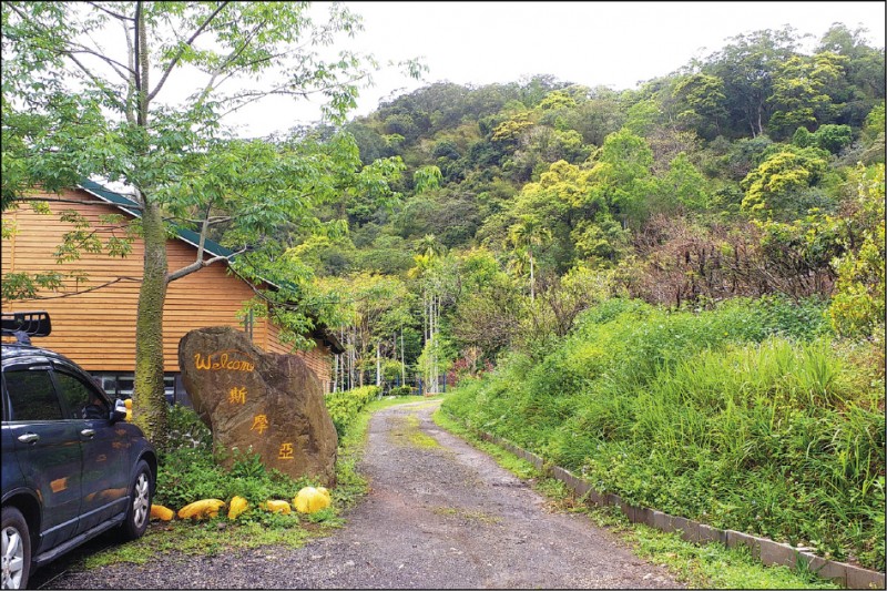 羅馬公路周遭近年興起露營風，各具特色的營地紛紛成立。
