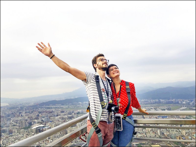 在460公尺的高度來張紀念照片是必要的！