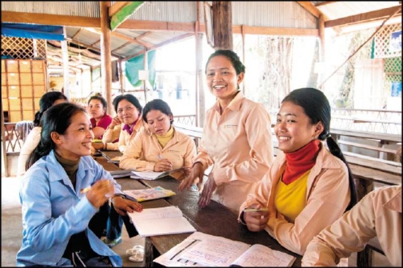 各種軟實力課程讓社區工廠的婦女越來越有自信。