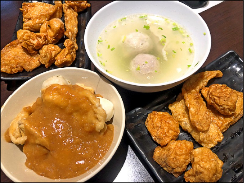 百年老店的甜不辣是每日手工製作。