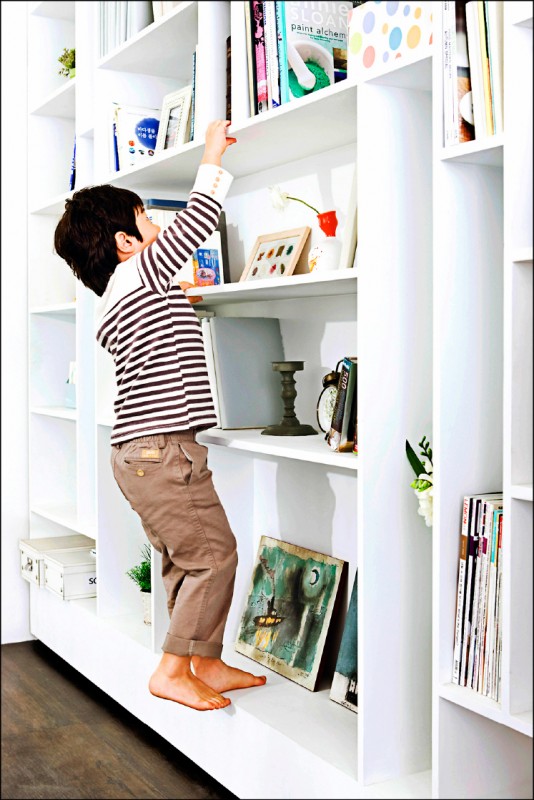 堅守「一進一出」的原則，如此才能確保書櫃不會爆量。（圖片提供／達志影像）