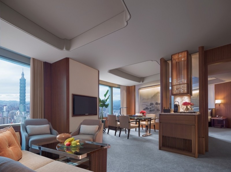 香格里拉台北遠東國際大飯店推出「雅仕套房買一送一」優惠，旅人可把握優惠享受部高檔住宿體驗。（香格里拉台北遠東國際大飯店提供）