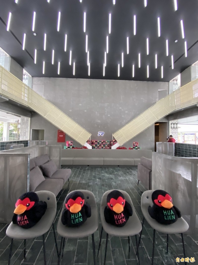 鳴日號首座禮賓候車室位於花蓮，是台鐵百年來第一座禮賓候車室。（記者周幸叡攝）