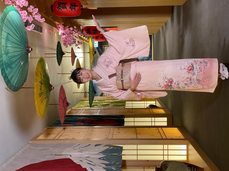 兆品酒店嘉義打造日式長廊主題樓層，現場還有和服美女快閃迎賓。（雲朗觀光集團提供）