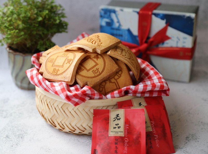 「雲朗選物」線上購物平台首次推出「君品綜合茶食禮盒」，是年節送禮新選擇。（雲朗觀光集團提供）