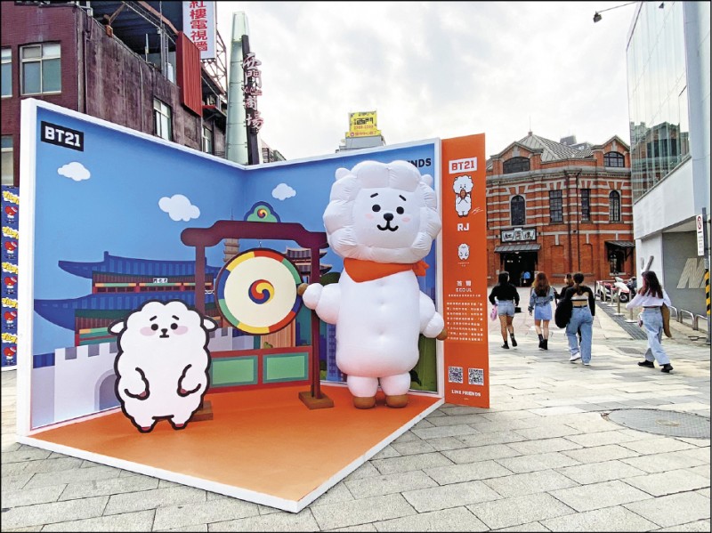 在西門町遇見可愛的宇宙明星BT21，跟著它們一起去巡遊世界。