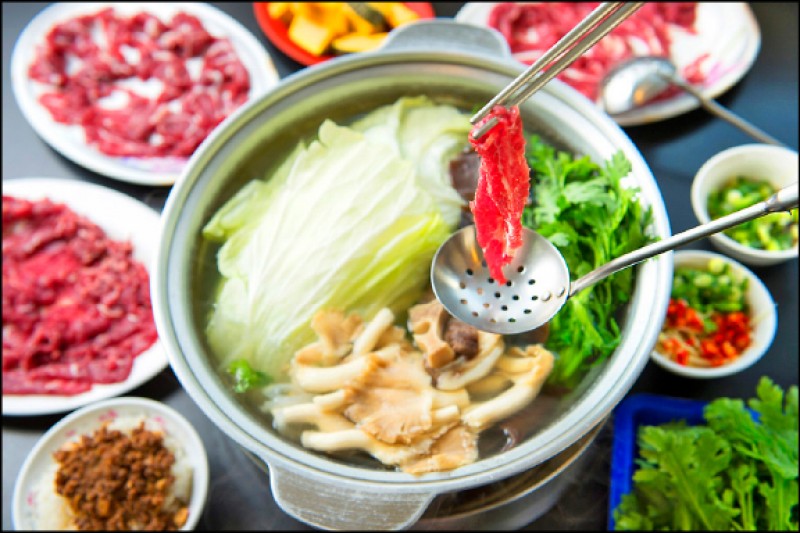 燙青菜、燙肉片是大家最熟知的「燙」。（圖片提供／達志影像）