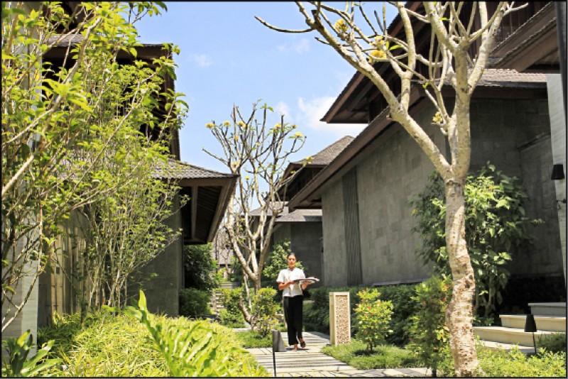 隨疫苗施打的普及率提升，有愈來愈多國家宣布邊境解封，尤其是對觀光業倚賴甚深的峇里島等地區或國家。