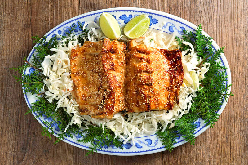 碳烤鱒魚是南庄鱒魚養殖場招牌，入口酥香。