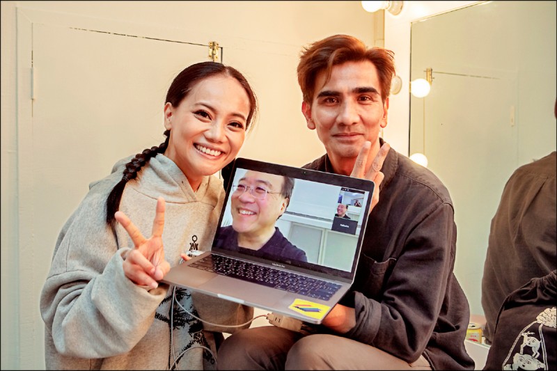 阿爆、布拉瑞揚及馬友友視訊暢聊開心合影。（Nanguaq那屋瓦／提供）