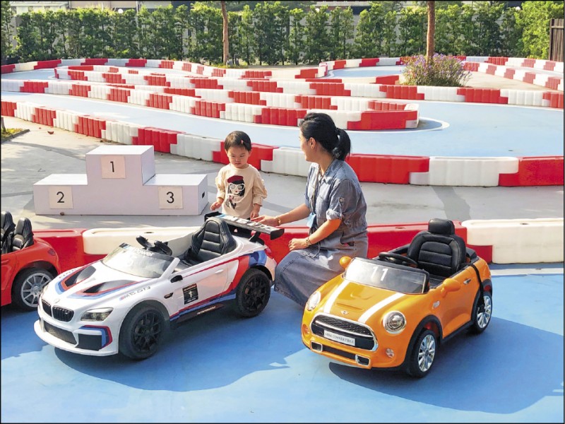 新悅花園酒店的寶貝賽車場設施。