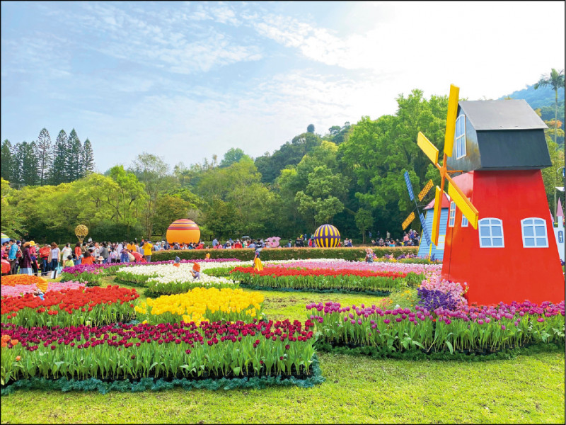 士林官邸園區會在每年初始之際，以鬱金香為官邸換上新裝。