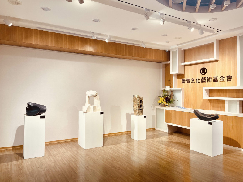 麗寶文化藝術基金會期許用雕塑讓世界看見台灣，圖為麗寶文化藝術基金會彩雲藝術空間展出的黎志文教授雕塑個展。（麗寶文化藝術基金會提供）