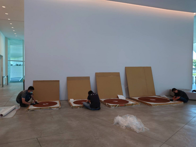 台南市美術館「亞洲的地獄與幽魂」布展​中。（南美館提供）