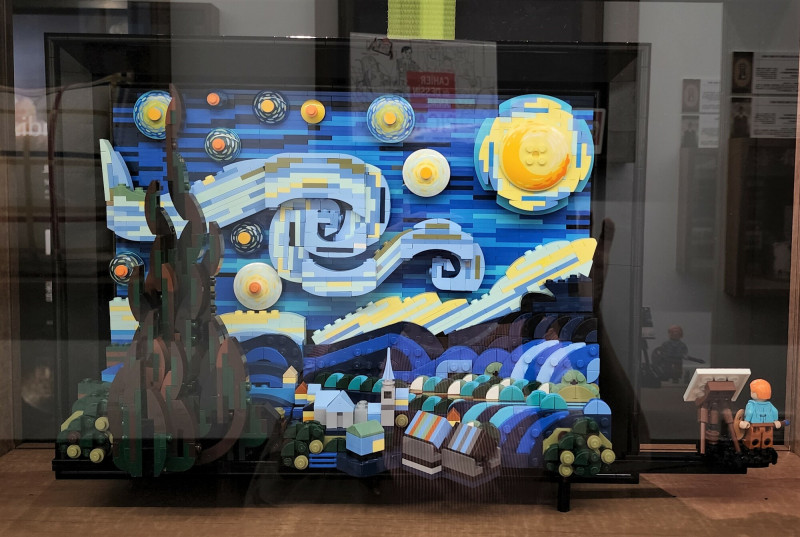 梵谷名作樂高。（記者凌美雪攝）