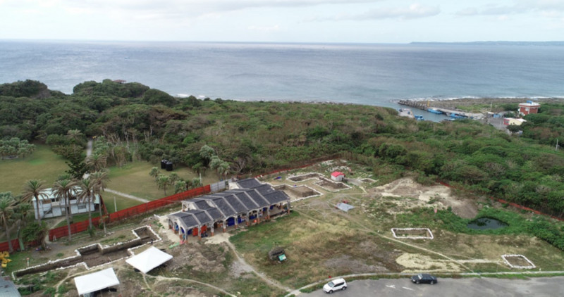 邱鴻霖研究團隊，近年受官方委託在鵝鑾鼻公園發現4000年前史前遺址。（邱鴻霖提供）