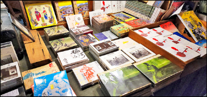 寫歌40多年，發行20多張專輯，包括電影配樂、流行音樂與舞台劇音樂等。