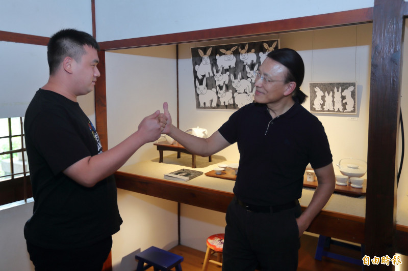 王俠軍與藝術家「共融藝術展─白與黑」 美濃小鎮展出 - 自由藝文網