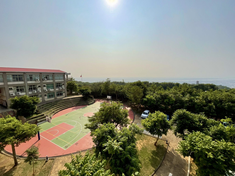 拍攝〈瑞井的美麗〉的學生曾祐挺表示，從校園向遠方眺望，就能看見大肚溪出海口，他驚艷於家鄉的美麗。（瑞井國小提供）