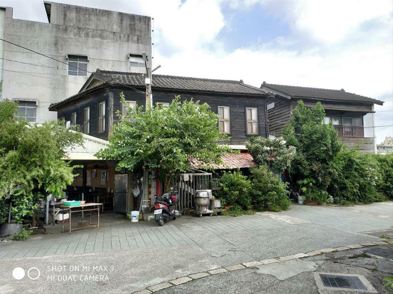「原『南國運送店』」還未燒毀的樣貌。（嘉義市政府文化局提供）