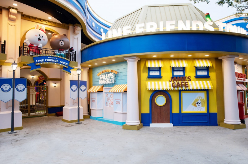 麗寶渡假區主打的「全球唯一，出國也玩不到──熊大的麗寶小鎮」。（福容大飯店提供）