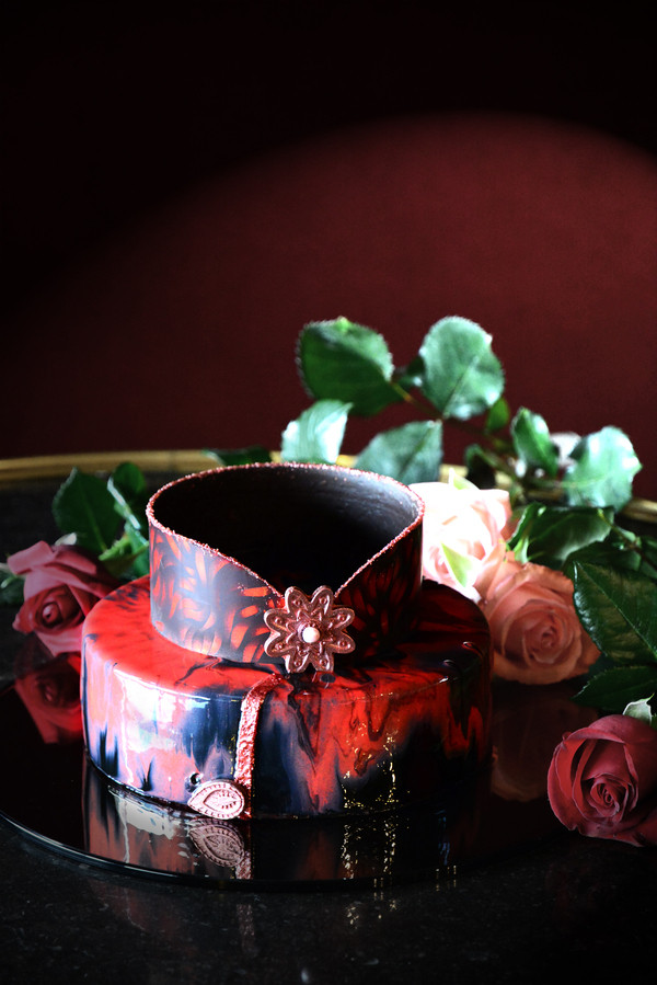 君品酒店母親節蛋糕「玫瑰夫人」6吋原價1,280元，早鳥優惠價1,080元。（雲朗觀光提供）