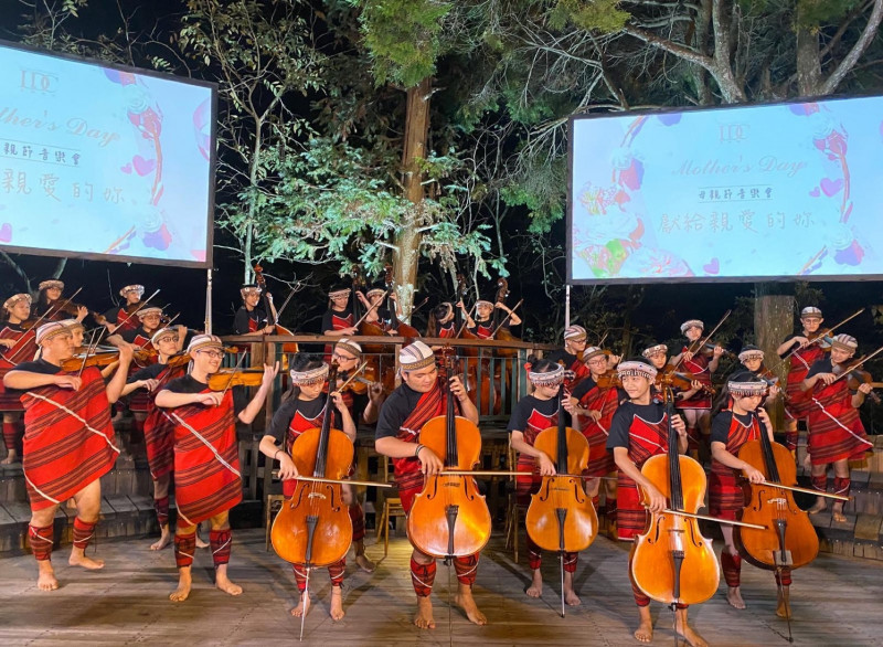 雲品溫泉酒店於5月13日邀請親愛愛樂弦樂團演出，歡慶母親節。（雲朗觀光提供）（記者周幸叡攝）
